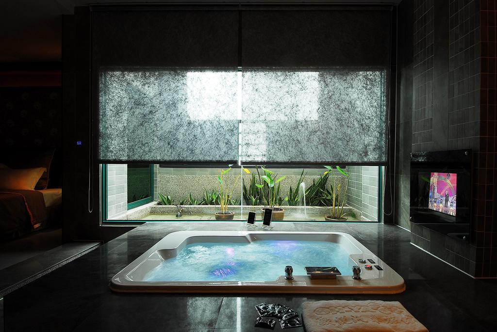 All-Ur Boutique Motel -Chia Yi Branch Chiayi City Room photo