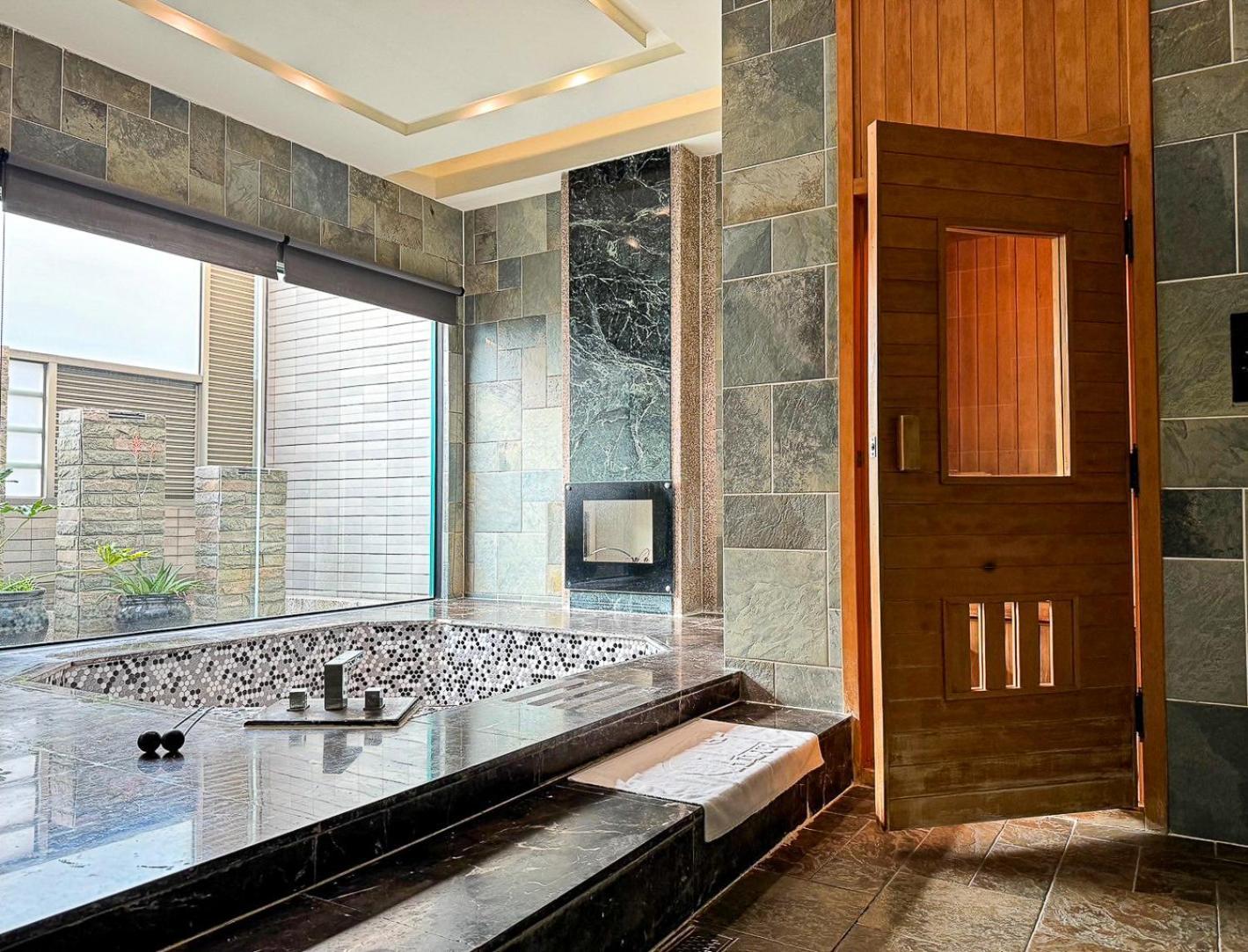 All-Ur Boutique Motel -Chia Yi Branch Chiayi City Exterior photo