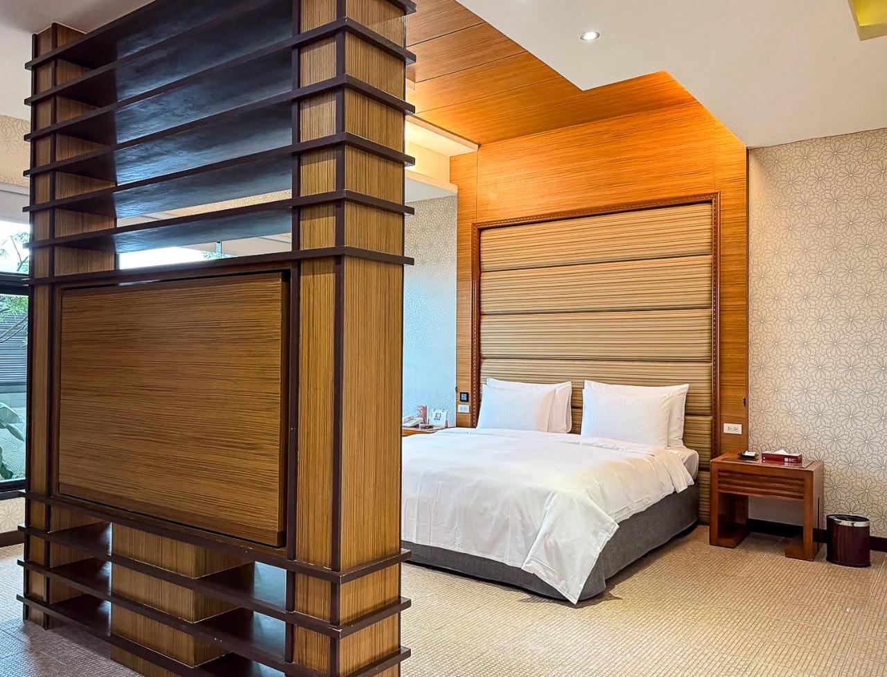 All-Ur Boutique Motel -Chia Yi Branch Chiayi City Exterior photo