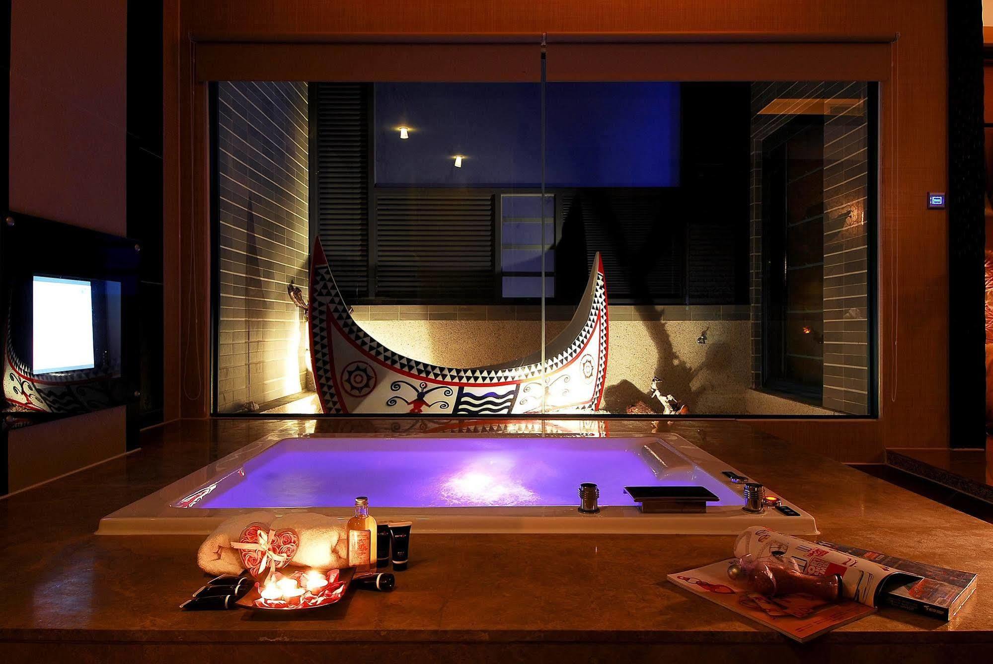 All-Ur Boutique Motel -Chia Yi Branch Chiayi City Exterior photo