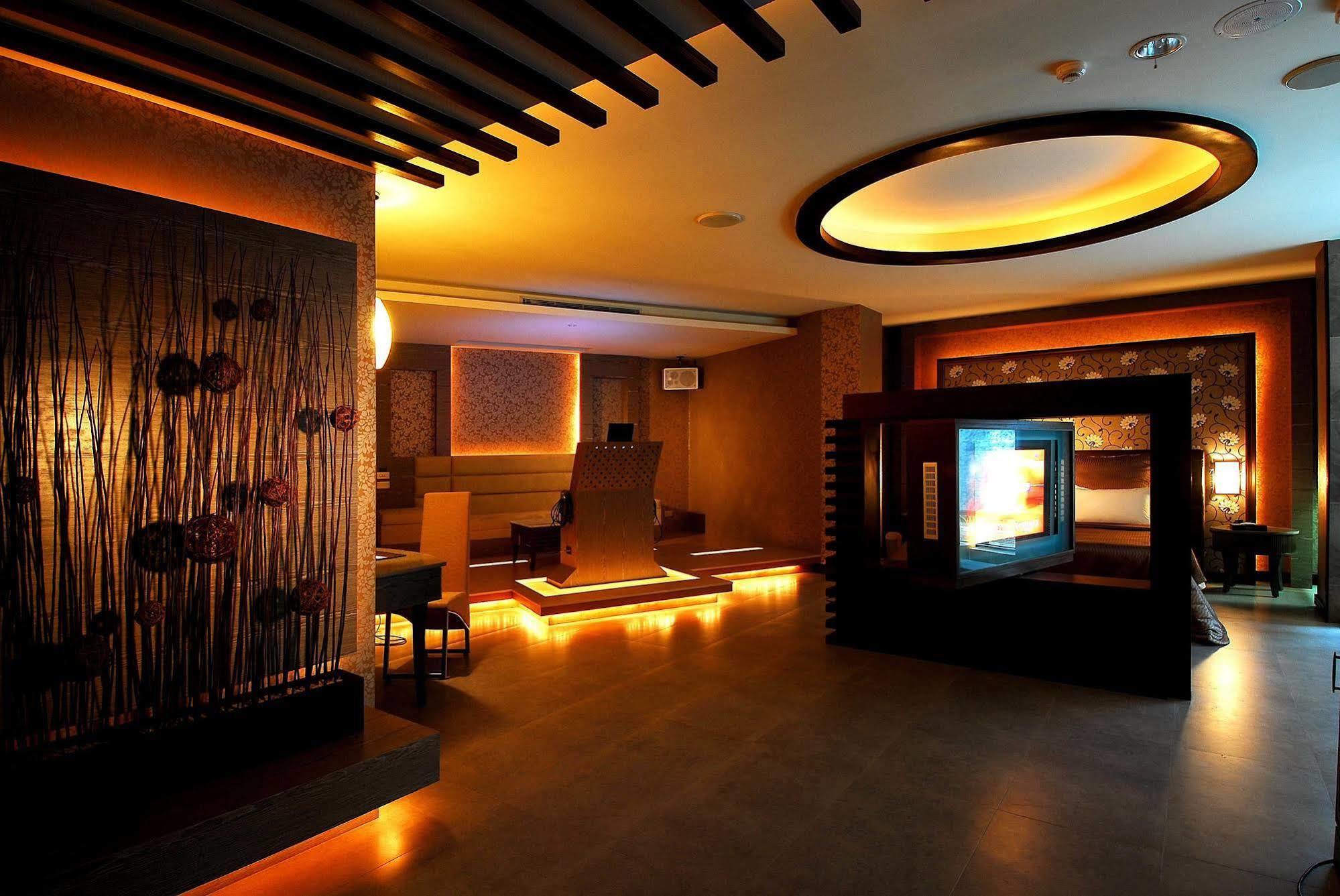 All-Ur Boutique Motel -Chia Yi Branch Chiayi City Exterior photo