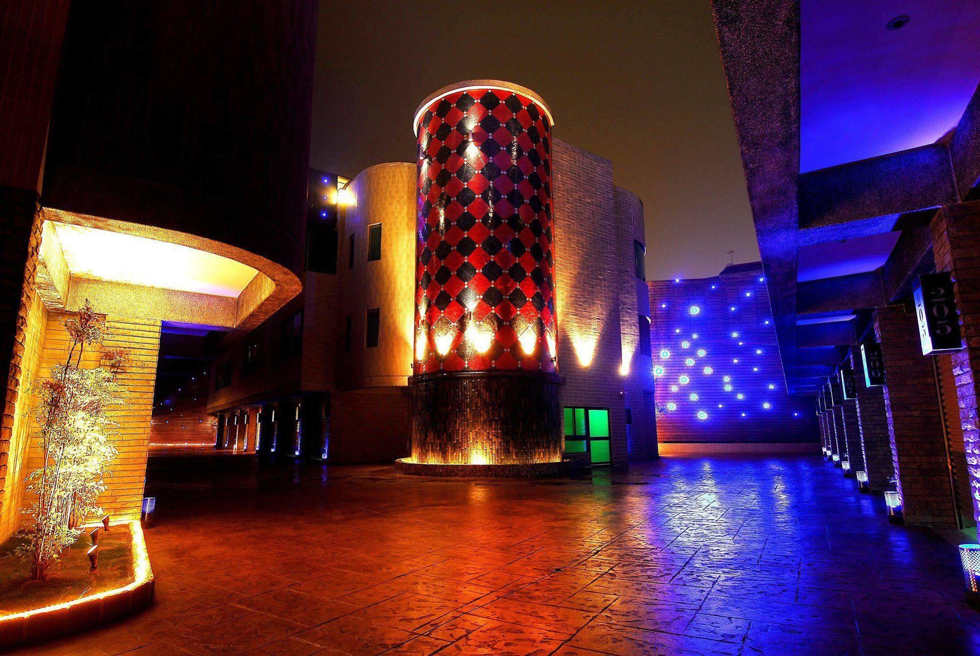 All-Ur Boutique Motel -Chia Yi Branch Chiayi City Exterior photo